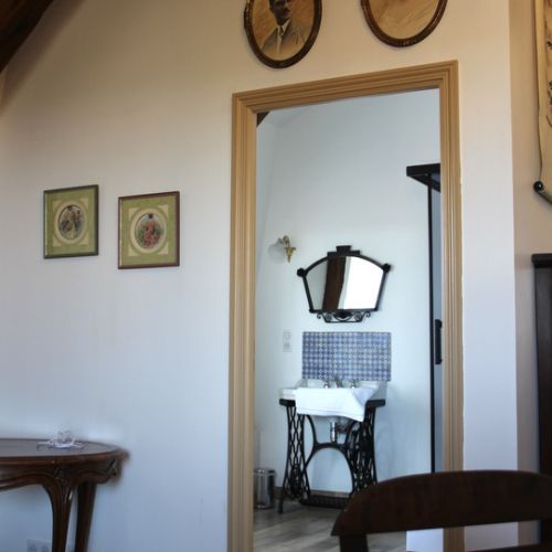 1920 Room - The bathroom